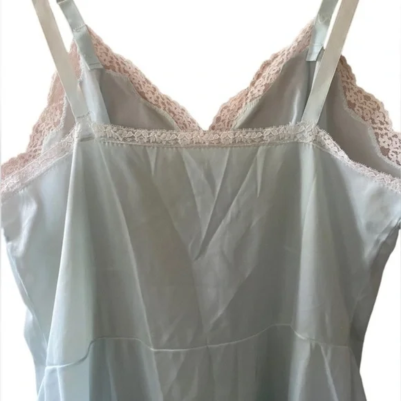 Vintage 50s/60s  women’s short light blue with white lace slip size 34 - Picture 4 of 9